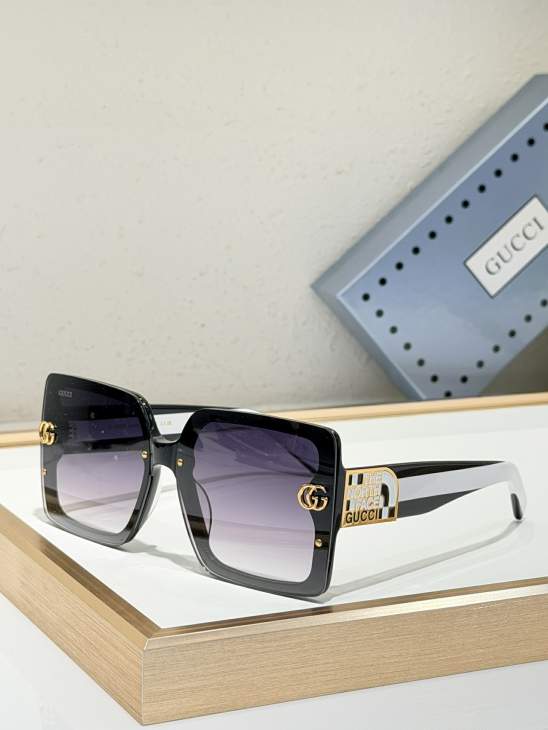 Picture of Gucci Sunglasses _SKUfw79279318fw